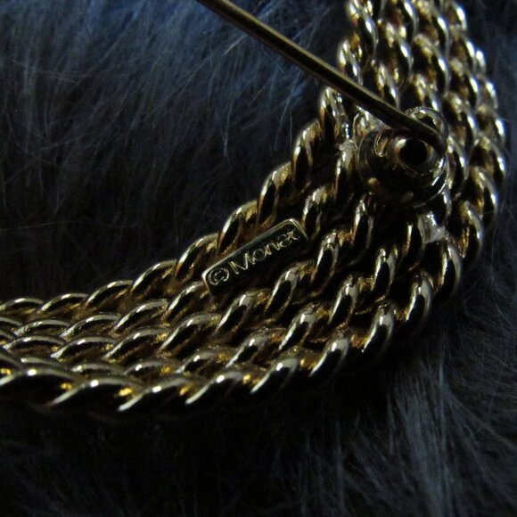 CLASSIC MONET BROOCH-OVAL TWISTED GOLD ROPE-PIN-TRENDY-UNISEX - Picture 6 of 7